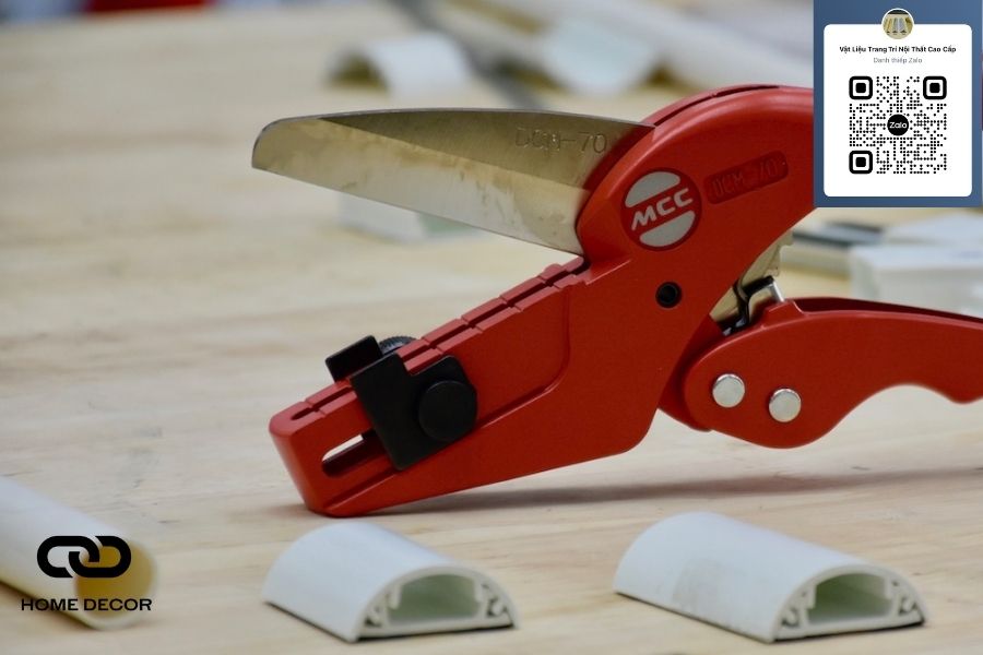 Hướng Dẫn Chi Tiết Các Phương Pháp Cắt Góc Nẹp Nhựa